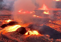 Hawaii'deki Kilauea Yanardağı patladı: Lavlar 120 metre yüksekliğe ulaştı