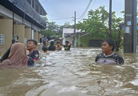 Endonezya'da şiddetli yağışlar afetlere yol açtı: Can kaybı 79'a yükseldi