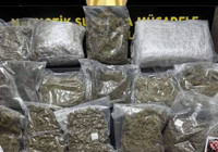 İzmir'de uyuşturucu operasyonunda 4 gözaltı