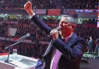 Özgür Özel yeniden CHP genel başkanı seçildi