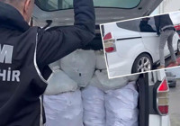 Eskişehir - Ankara yolunda durduruldu: İçinden çıkanlara polisler inanamadı