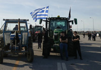 Yunanistan’da çiftçiler isyanda! Yüz binlerce koyun ve keçi itlaf edildi