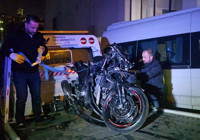 Ataşehir'de motosiklet ile yolcu servisi çarpıştı: 2'si ağır 3 yaralı