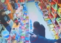 Bağcılar'da markette vahşet! Babasıyla tartıştı, oğlunu boynundan vurdu