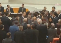 TBMM'de tansiyon yükseldi, vekiller birbirine girdi! İşte o anlar