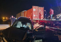 Malatya'da yük treni otomobile çarptı: 5 yaralı