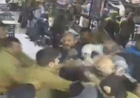 Esnaf birbirine girdi, ortalık savaş alanına döndü