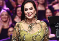 Yeşilçam'ın efsane ismi Türkan Şoray “İyilik Korosu” ile sahneye çıktı!