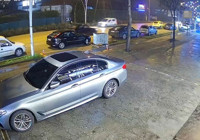 Taksi park halindeki otomobile çarpıp yan yattı