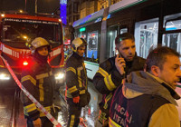 Yaşlı kadın yolun karşısına geçmek isterken tramvayın altında kaldı