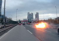 İstanbul Şişli'de korkunç kaza! Makas atan otomobil alev topuna döndü, motoru yola fırladı!