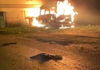 İstanbul Avcılar’da minibüs alev alev yandı