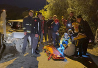 Beton bloğa çarpan Tofaş hurdaya döndü: 1 yaralı