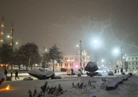 Tarihi meydan "beyaz gelinliğini" giydi