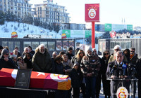 Gökmen Özdenak için stadyumda tören düzenlendi