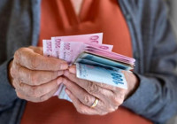 En düşük emekli maaşı teklifi Meclis'te kabul edildi