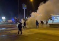 Seyir halindeki otomobil alev topuna döndü