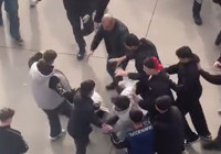 Bursa'da gençler birbirine girdi