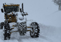 Muş'ta 176 köy yolu ulaşıma kapandı, ekipler hastalar için seferber oldu