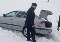 Çorum'da mahsur kalan araçlar için ekipler seferber oldu
