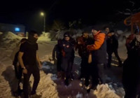 Hasta kadının imdadına paletli araçla AFAD yetişti