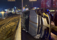 Avcılar E-5 yan yolda kaza: 2 yaralı