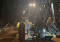 Marmaris'te sağanak yağış etkili oldu, yollar dereye döndü