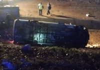 Mersin'de işçi servisi uçuruma yuvarlandı: 13 yaralı