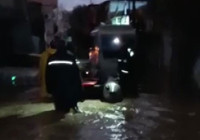 Yağmur sonrası su basan evlerde mahsur kalanlar kurtarıldı