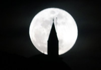 Van'da tarih ile dolunayın buluşması görsel şölen sundu