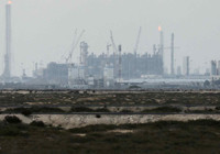 İran, İsrail ve ABD'yi Orta Doğu'da vuruyor: 3 ülkede enerji tesisleri hedef alındı