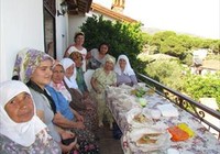 Bedia Akartürk'e Yoğun Komşu İlgisi
