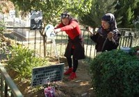 48 Yıl Sonra Annesinin Naaşını Birgi'ye Naklettirdi