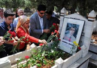 Başbakanın Vizyon Toplantısına Katılan Zerrin Özer'den Suç Duyurusu 
