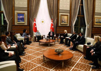 Erdoğan sanatçıları kabul etti