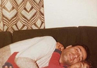 Ali Sunal'dan babası Kemal Sunal ile çekilmiş çocukluk fotoğraflı anma 