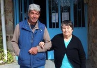İki ünlü isim Bozcaada'da sandığa gitti