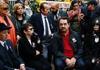 Sezen Aksu'nun annesi İzmir'de toprağa verildi
