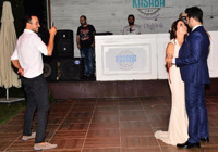 Sarp Apak, kardeşinin nişanında eğlendi
