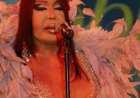 Bülent Ersoy, Almanya'da hayranlarıyla buluştu