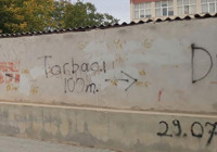 Bu yazı tepki çekti: Hem de okul duvarında