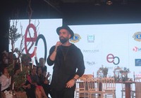 Gökhan Türkmen yardım defilesinde sahne aldı 