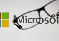 Microsoft, Apple'dan tacını geri aldı