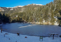 Buz tutan gölde eşsiz günbatımı