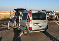 Düşen plakayı takmak için duran araca iki otomobil çarptı: 3 ölü
