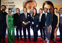 Kadir İnanır 7 yıl sonra sinemaya 'Kapı' açtı
