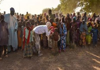 Gamze Özçelik ve gönüllüler Kamerun'da su kuyuları açtı