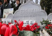 Erbakan kabri başında anıldı