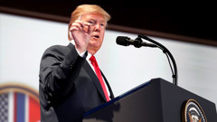 Trump'tan İran'a saldırı tehdidi! İran'a mesaj g&ouml;nderdi