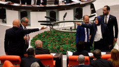 CHP'li Engin Özkoç'tan AK Partili Özlem Zengin'e "Bu kadına haddini bildiriniz" çıkışı